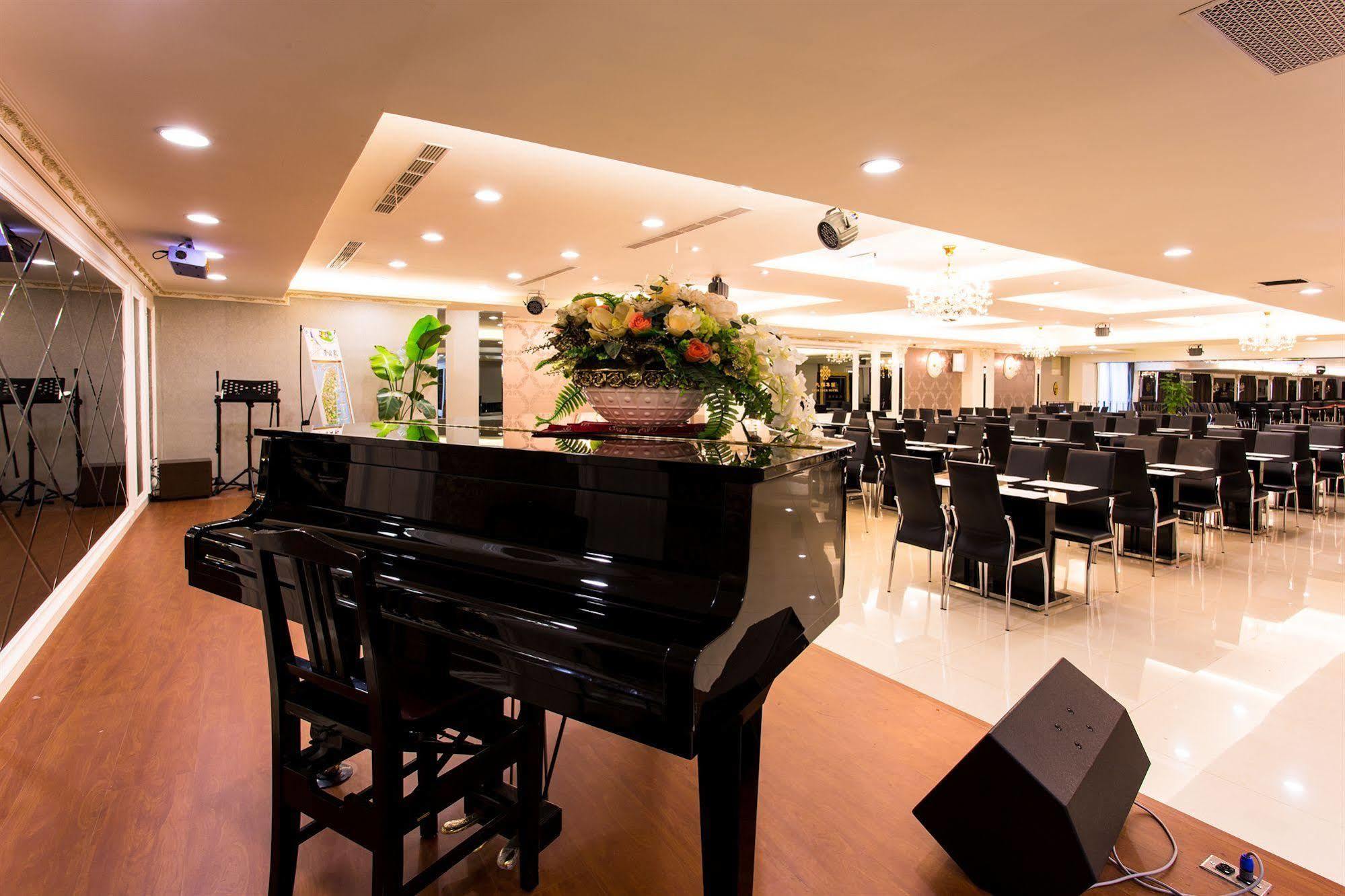 Harmonious Hotel Kaohsiung Eksteriør billede